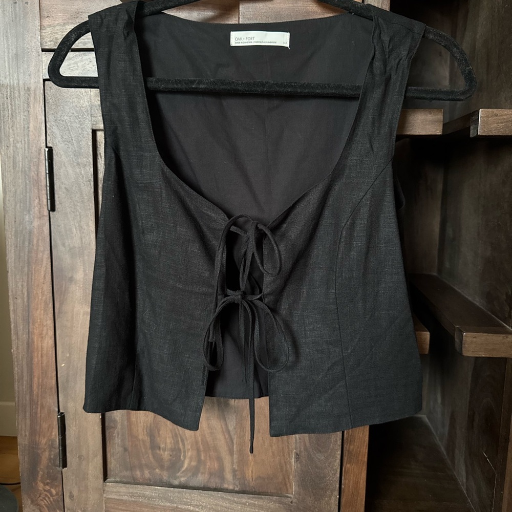OAK + FORT Black Tie-Front Tank Top